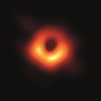 Az első közvetlenül megfigyelt fekete lyuk képe Az Event Horizon Telescope által készített első közvetlenül megfigyelt fekete lyuk képe, amely a M87 galaxisban található.